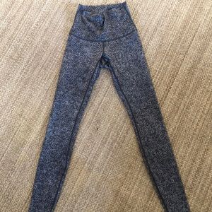 Lululemon high waisted, full length leggings.